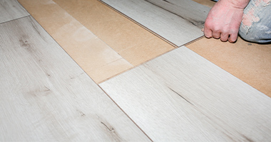 Formas inteligentes de usar piso laminado em diferentes ambientes