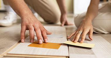 Piso Vinílico, Piso Laminado e Rodapés: Opções para sua reforma