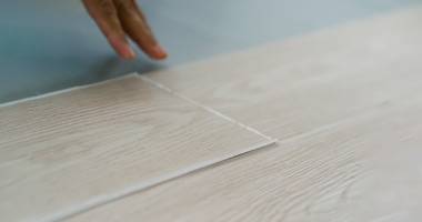 Piso Vinílico ou Laminado? Descubra qual é a opção perfeita para cada espaço